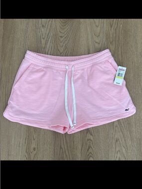 Vineyard Vines shorts